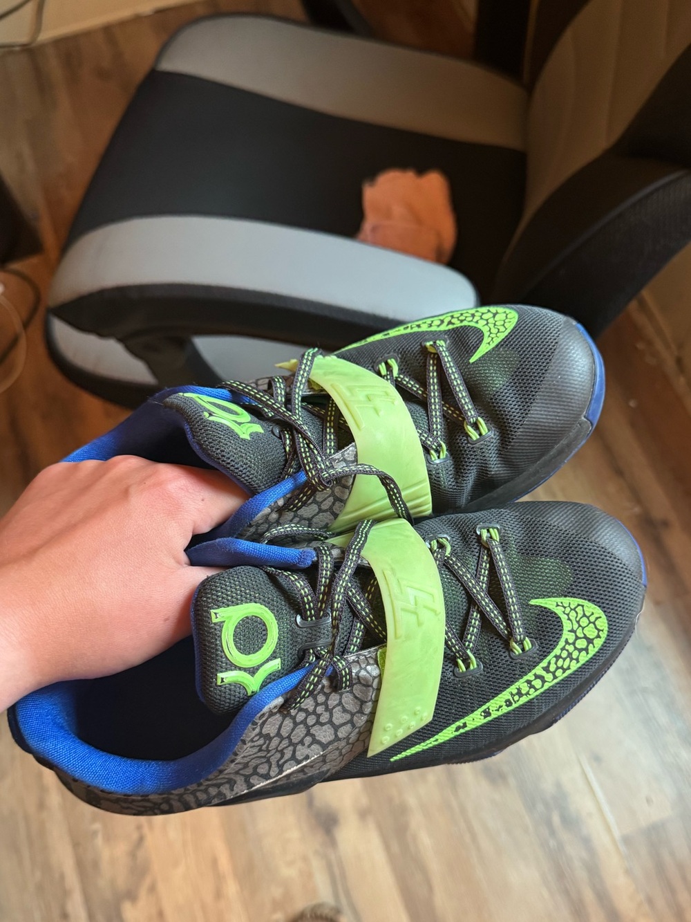 6.5Y Nike KD basketball shoes